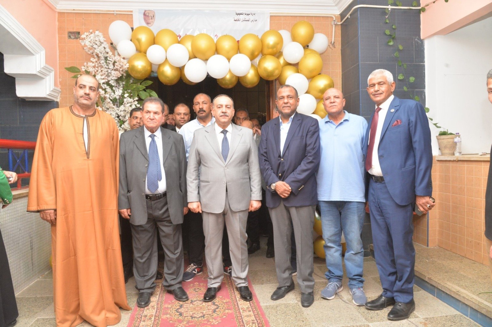 محافظ أسيوط يشهد الحفل الختامي لأنشطة مدارس المستقبل الخاصة